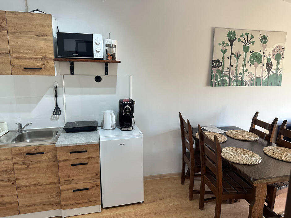 Apartament nr 2 aneks kuchenny z ekspresem do kawy