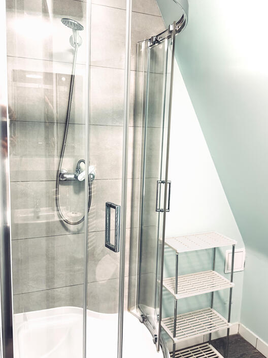 Apartament nr 1 łazienka z prysznicem